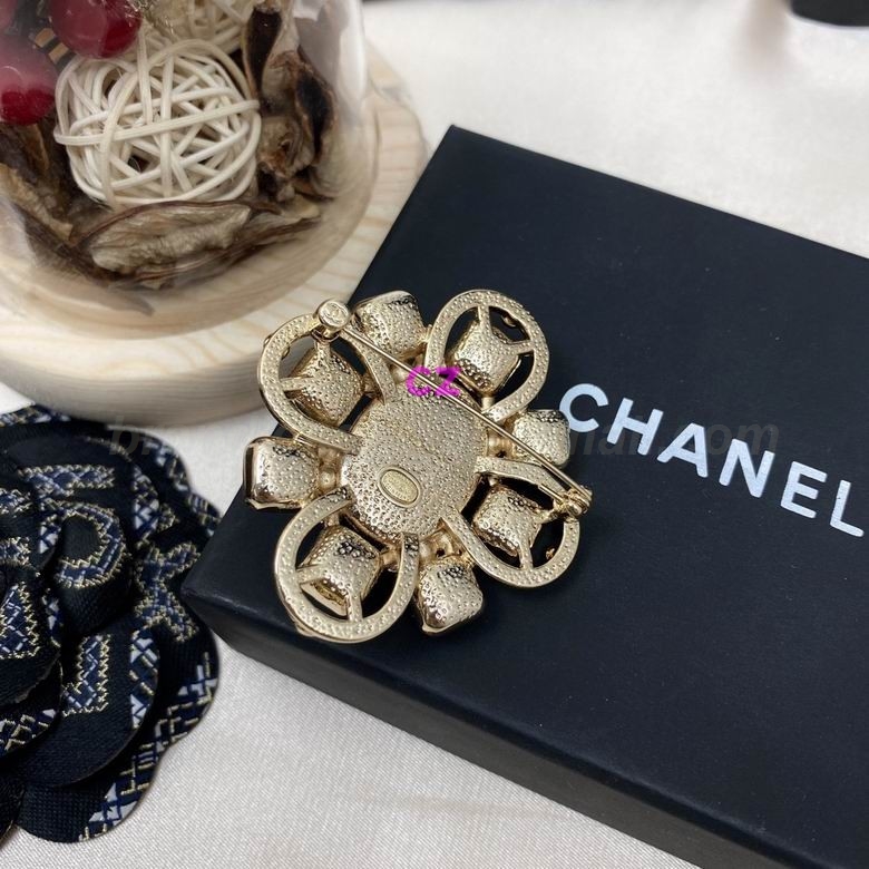 Chanel Brooch 544